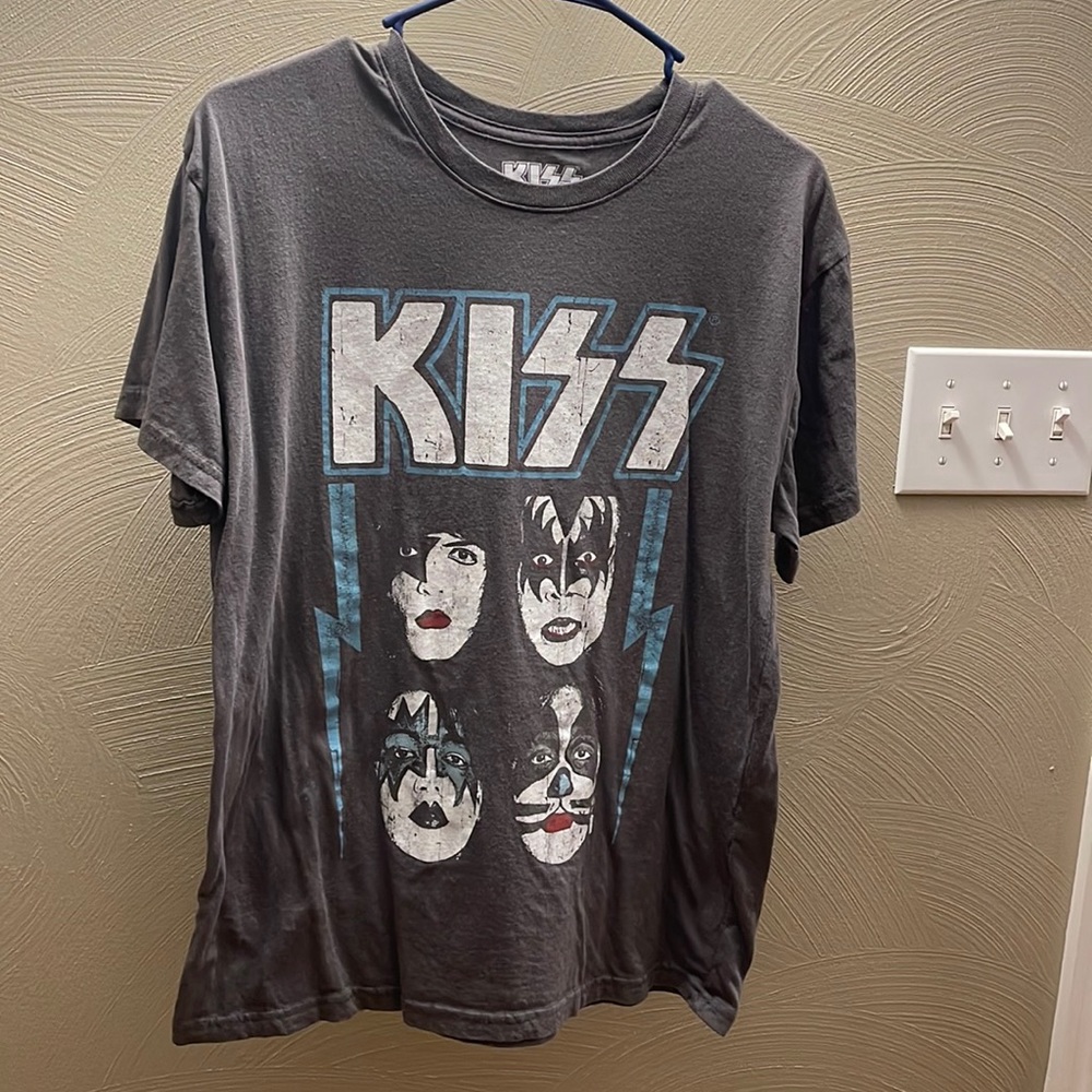 KISS T-shirt.